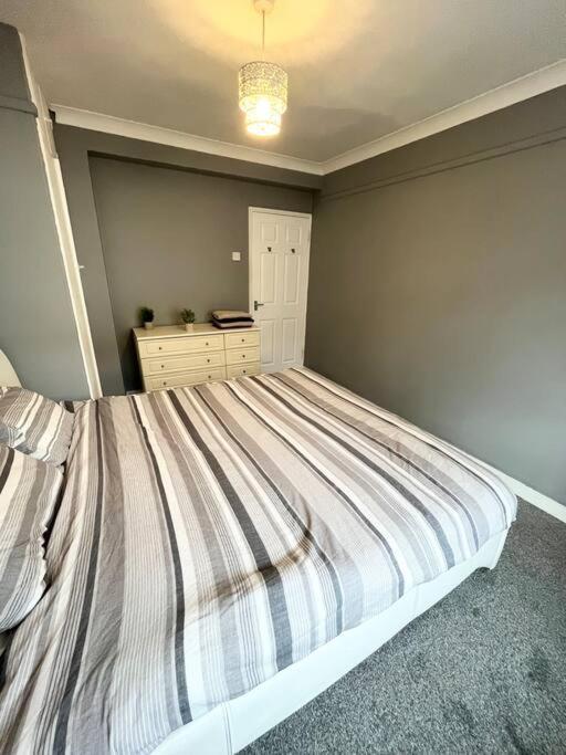 Апартаменты Aprt 10Mins Walk From The Shard! Лондон Экстерьер фото